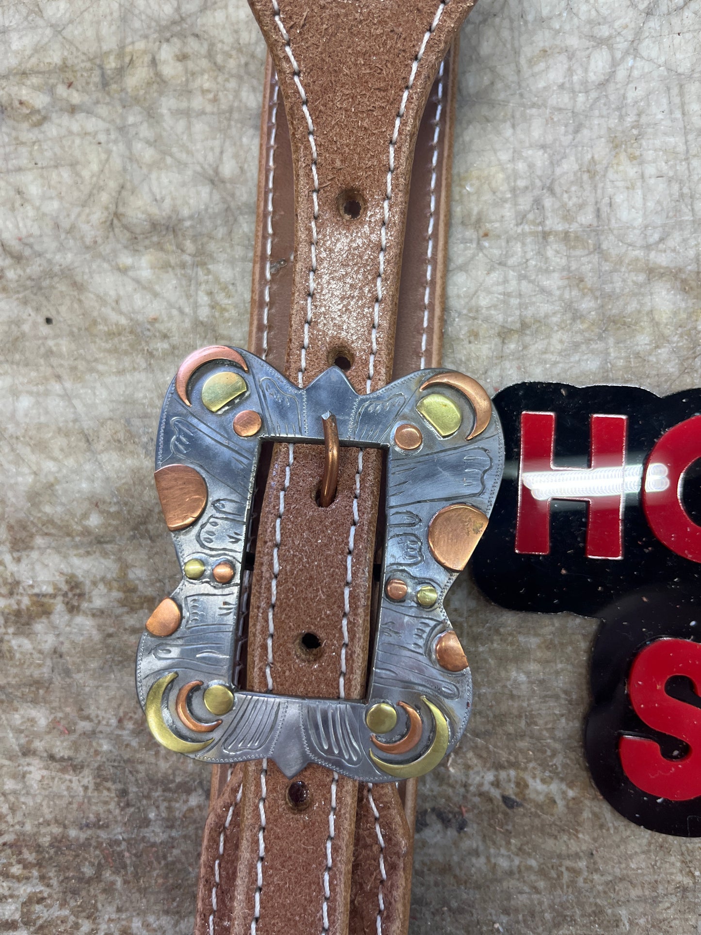 Fox buckle