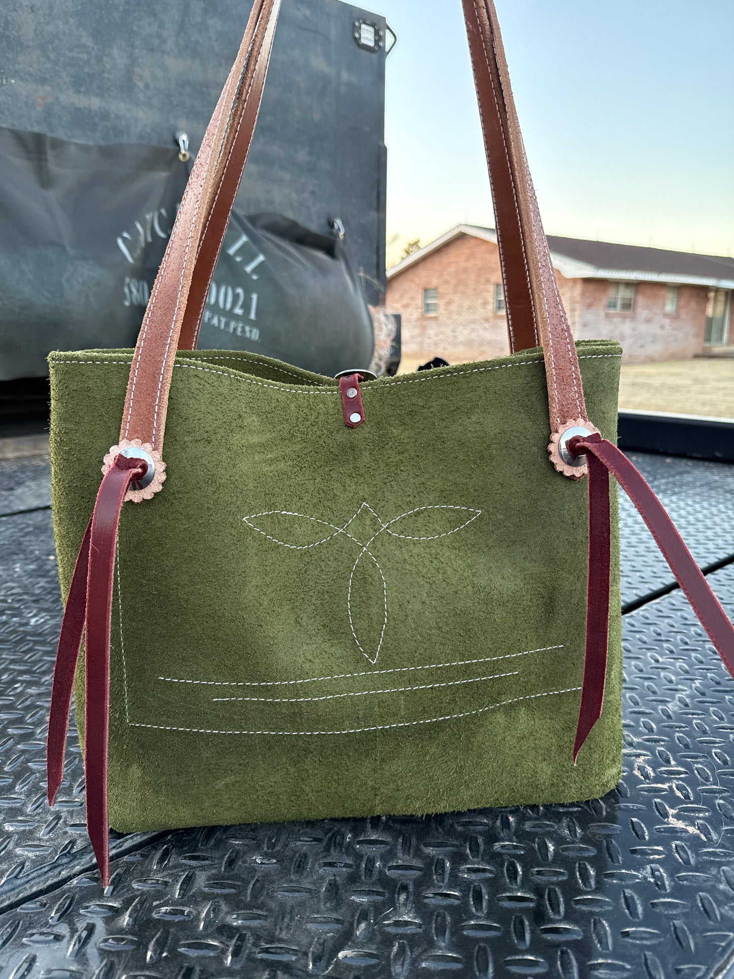 Ruff out green tote