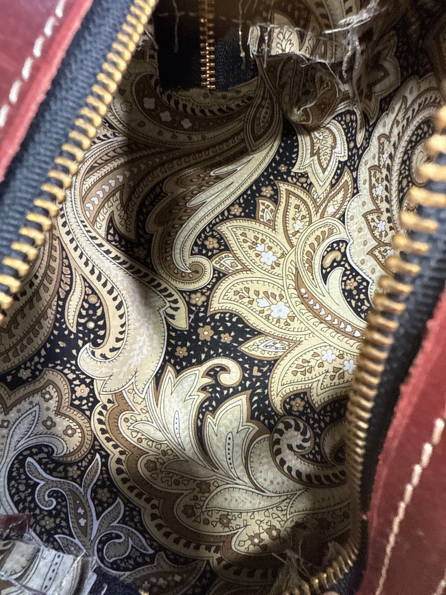 Hair on leopard bag