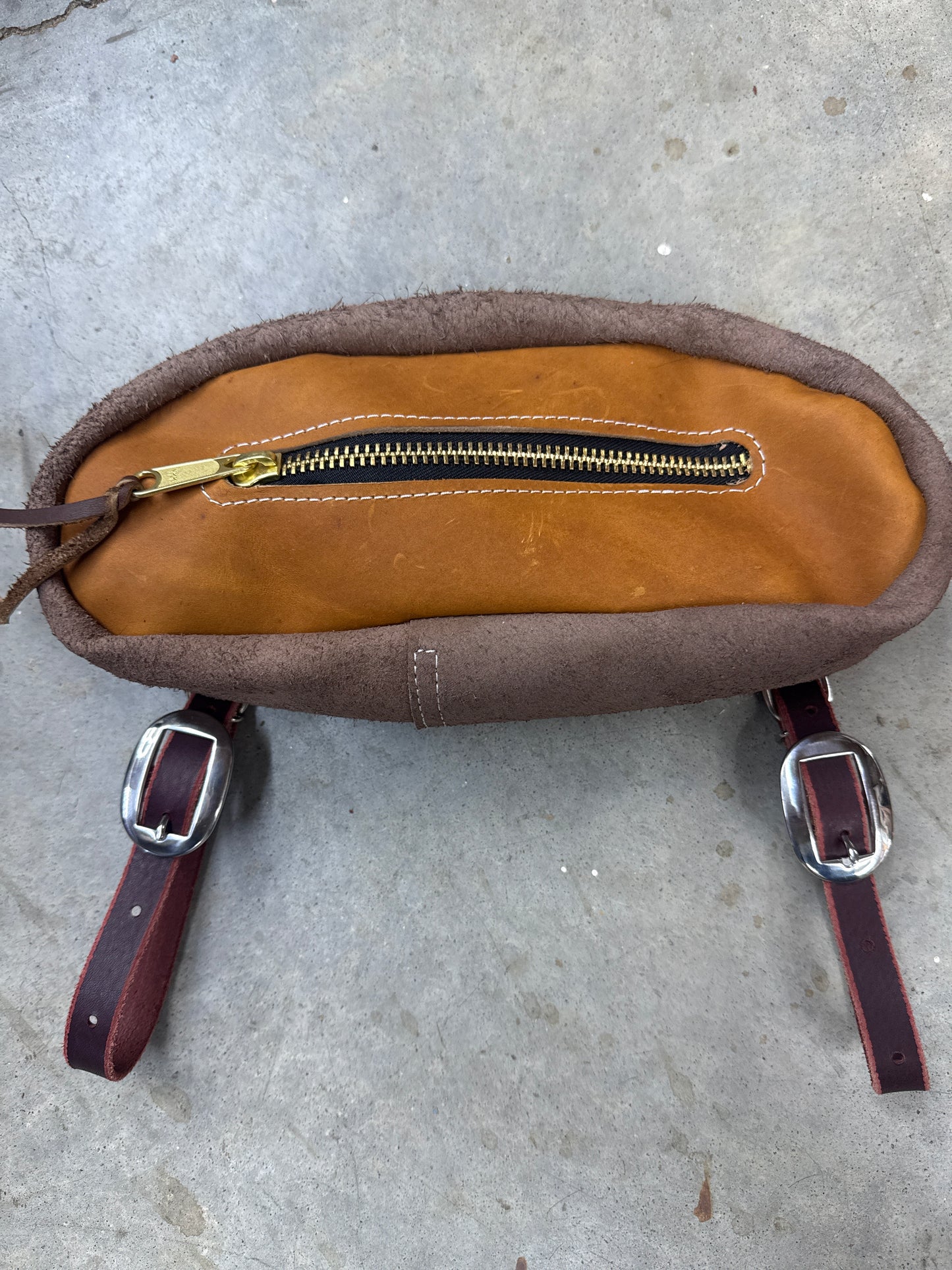 Small oil tan cantle bag