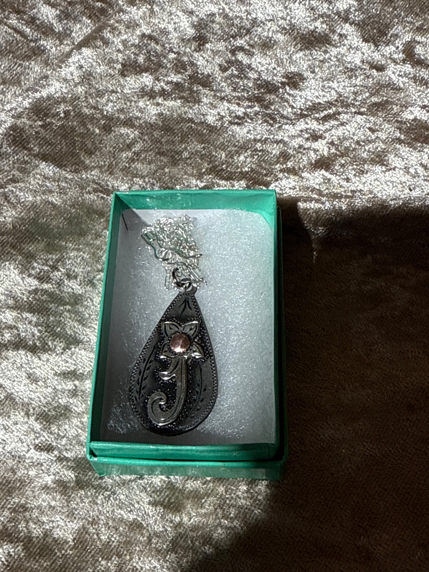 Flower pendent