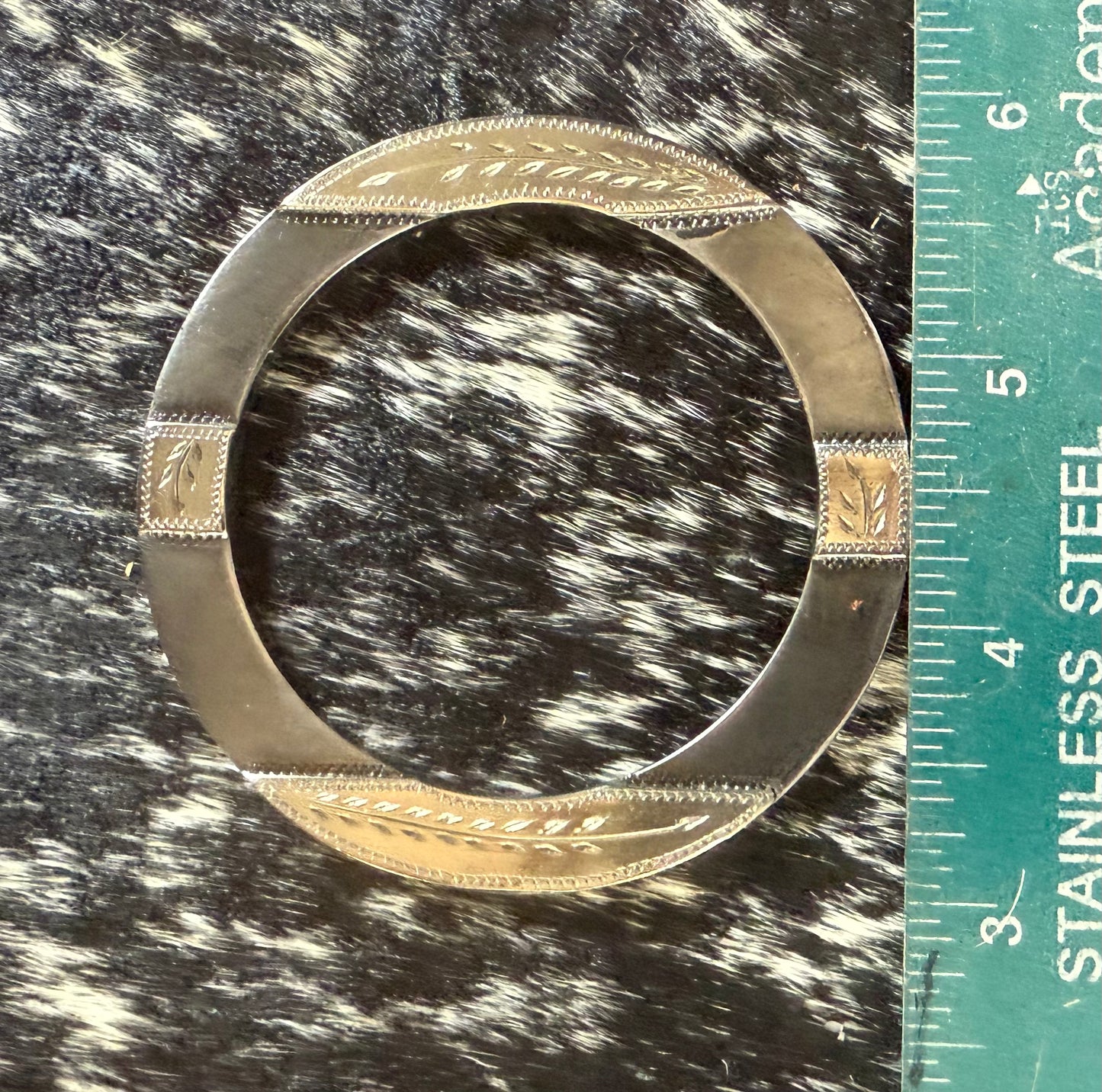 Handmade mounted ring