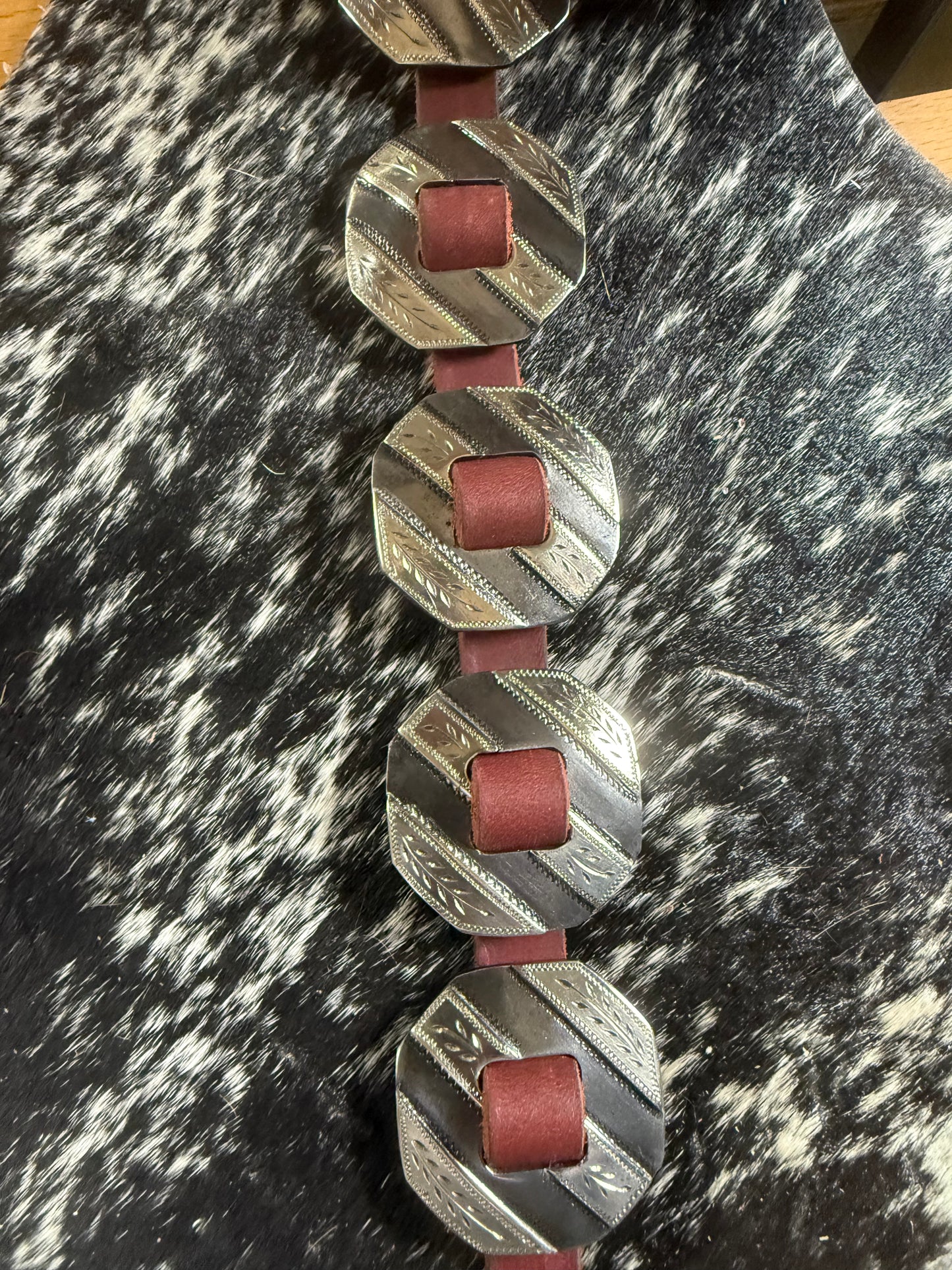 Stripe conchos