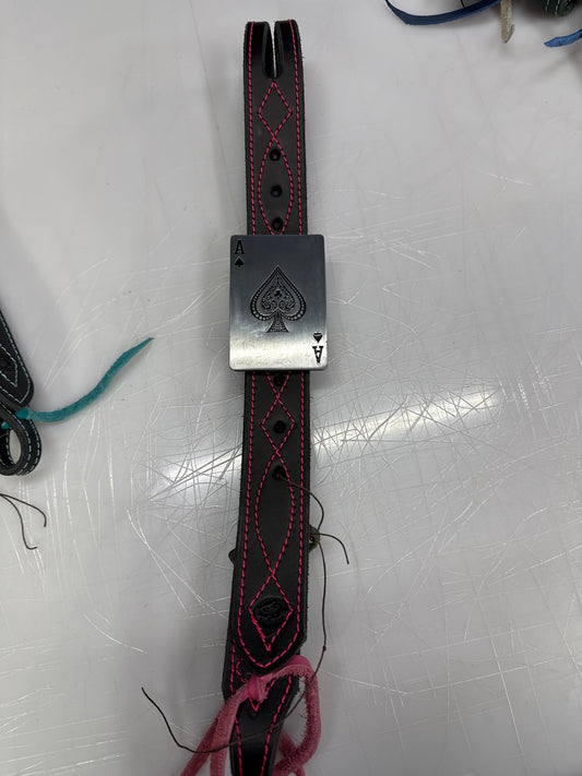 Ace buckle black and pink