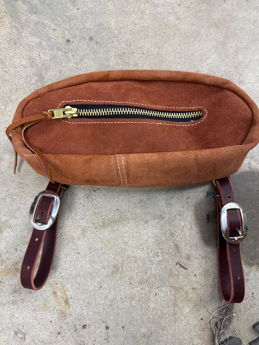 Rust ruff out small cantle bag.