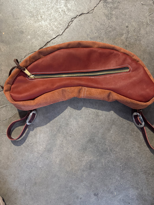Rust smooth large cantle bag