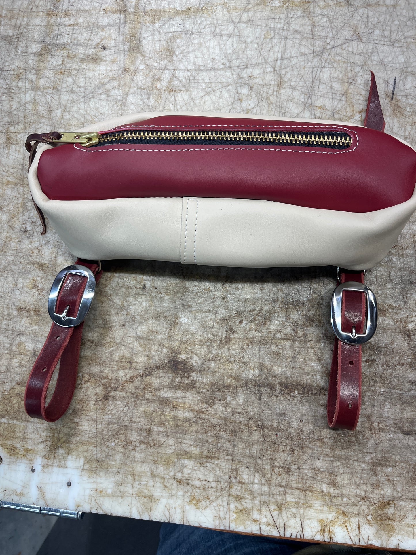 Red small cantle bag