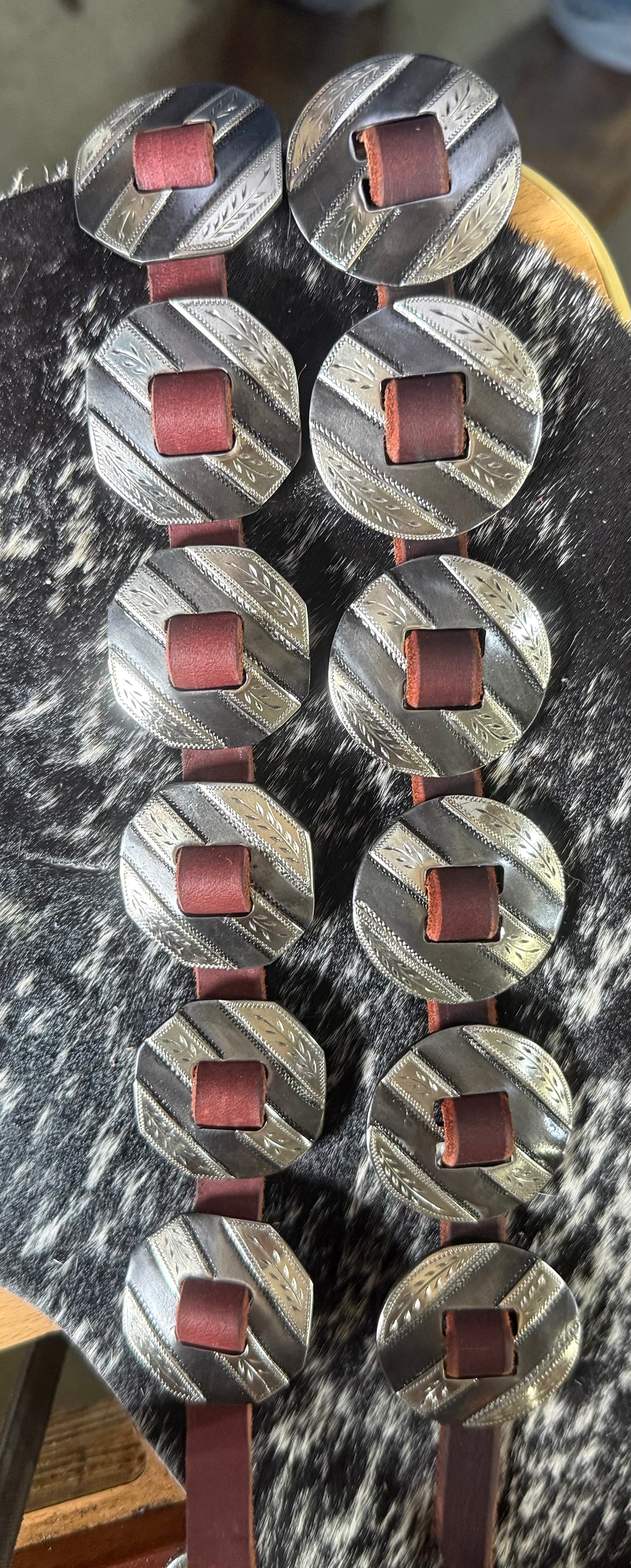 Stripe conchos